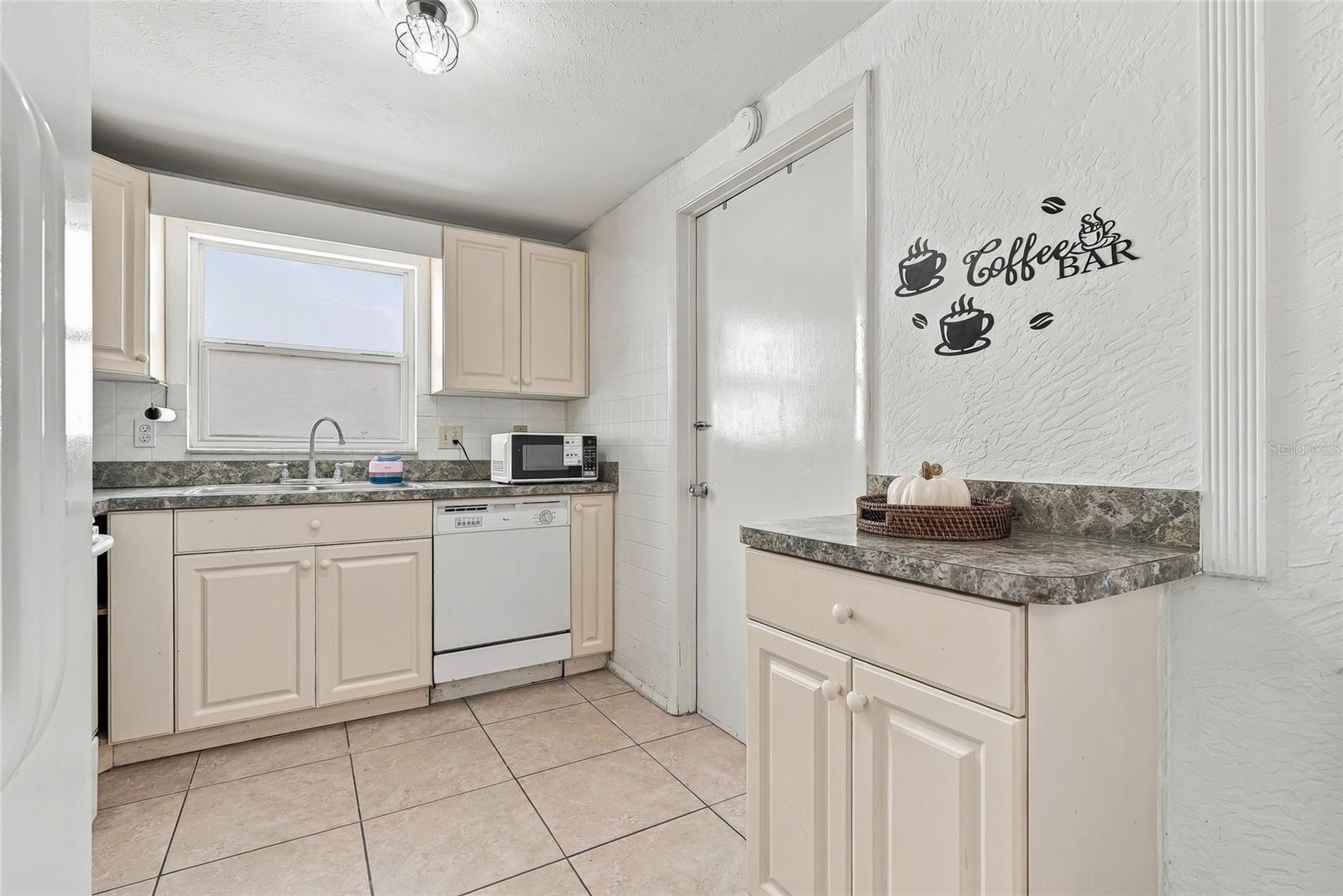 9608 ELGIN COURT, Tampa, FL 33615