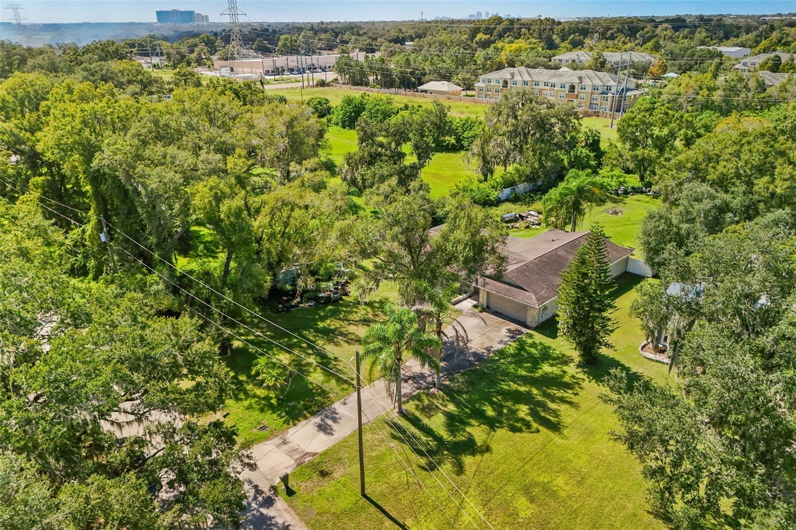 6912 SENOJ DRIVE, Tampa, FL 33610