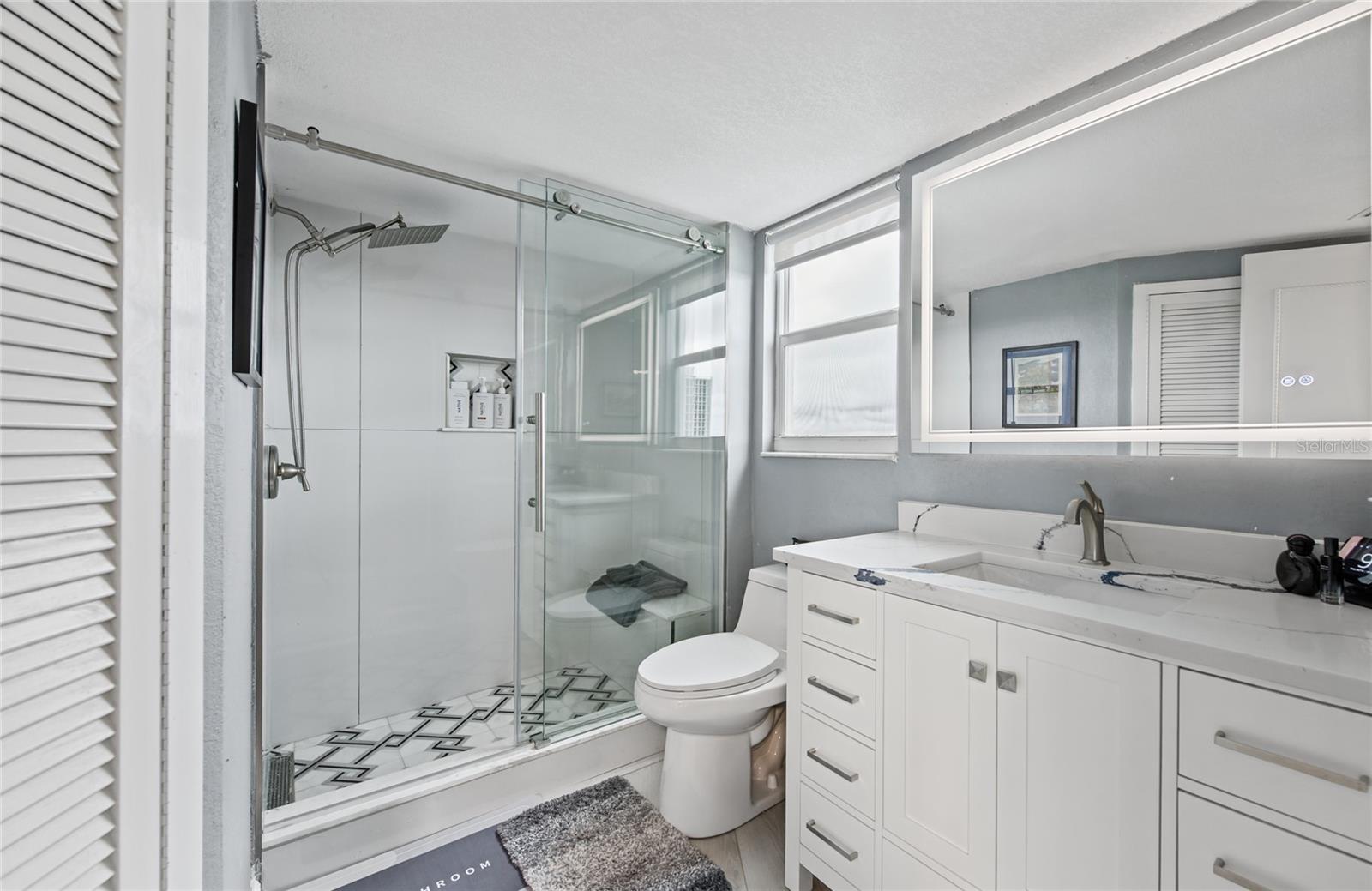 700 BEACH DRIVE NE, #701, St Petersburg, FL 33701