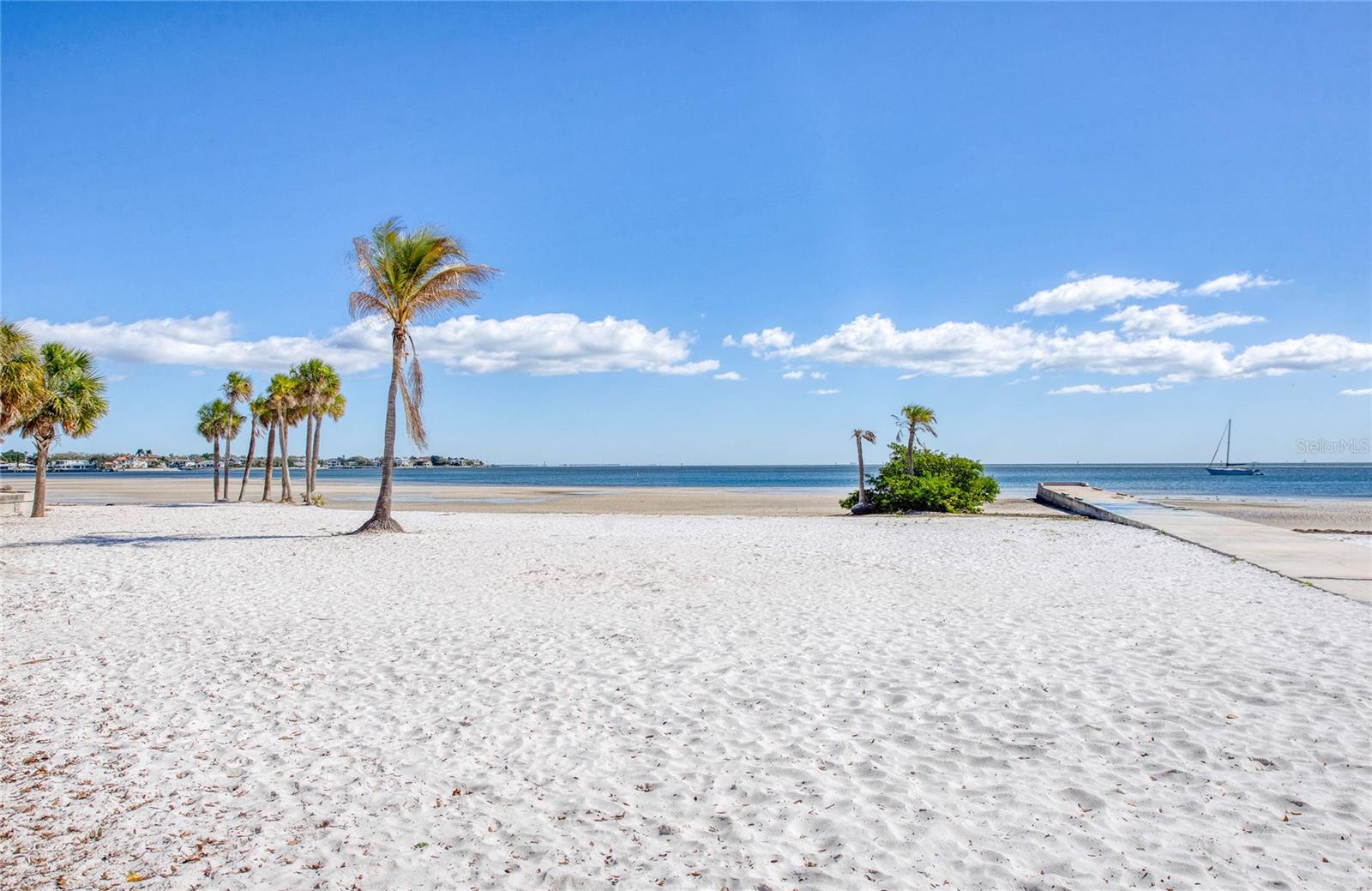 700 BEACH DRIVE NE, #701, St Petersburg, FL 33701