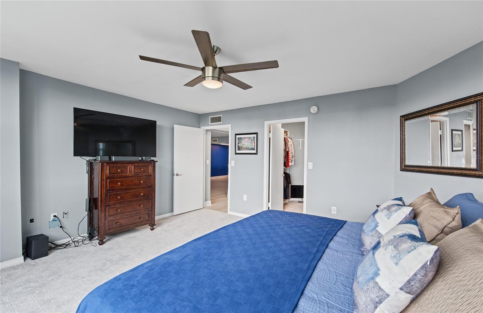 700 BEACH DRIVE NE, #701, St Petersburg, FL 33701