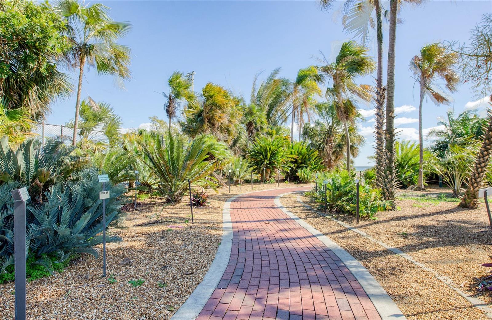 700 BEACH DRIVE NE, #701, St Petersburg, FL 33701