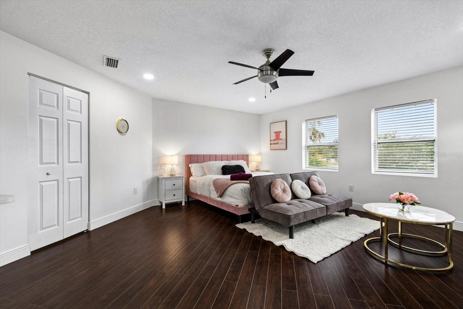 7911 N PACKWOOD AVENUE, Tampa, FL 33604