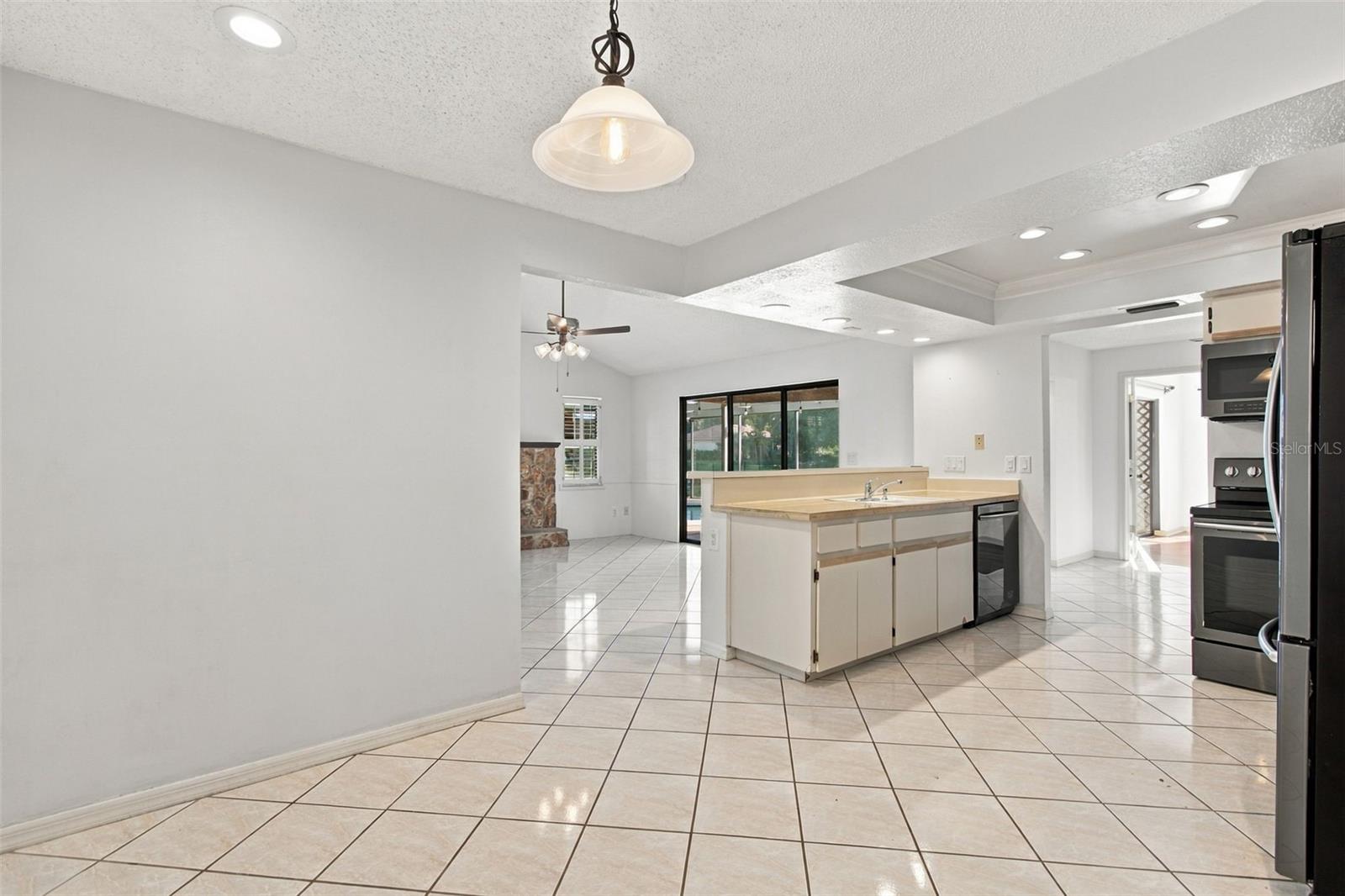 10843 HARBORSIDE DRIVE, Largo, FL 33773