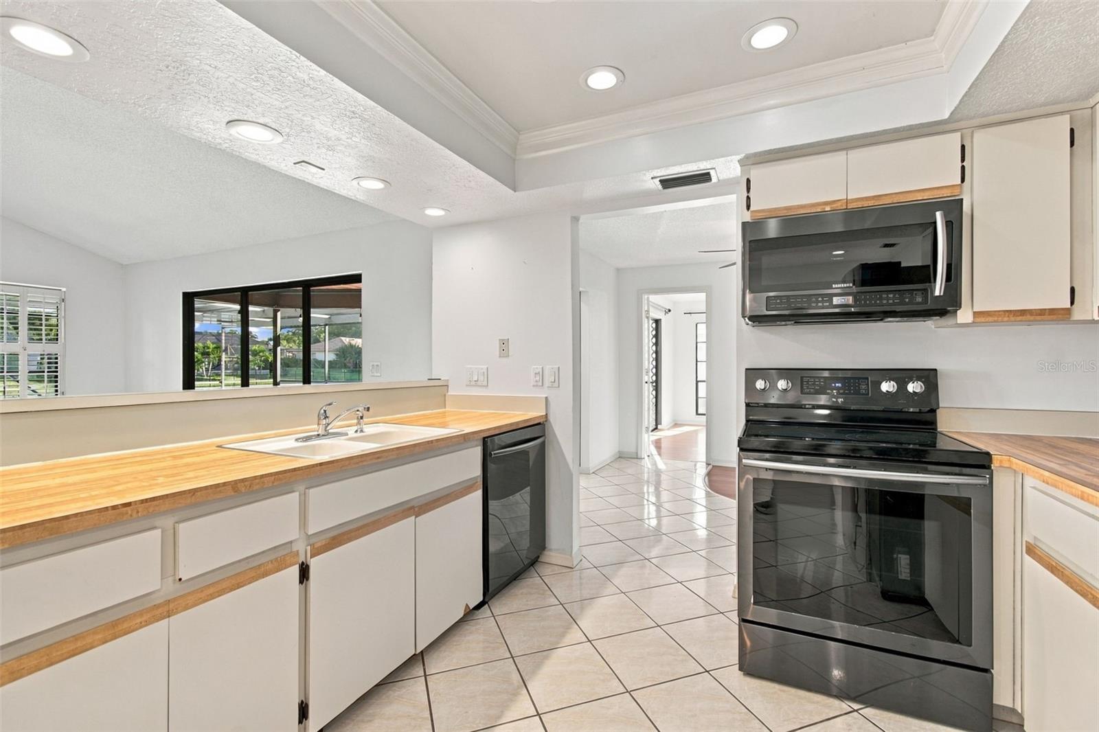 10843 HARBORSIDE DRIVE, Largo, FL 33773