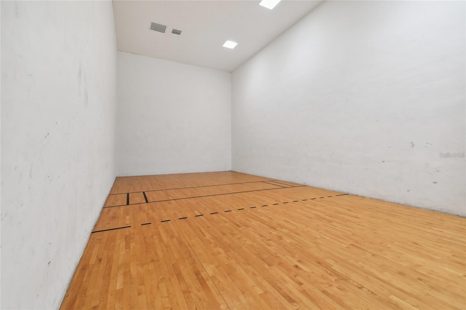 10203 COURTNEY PALMS BOULEVARD, #202, Tampa, FL 33619