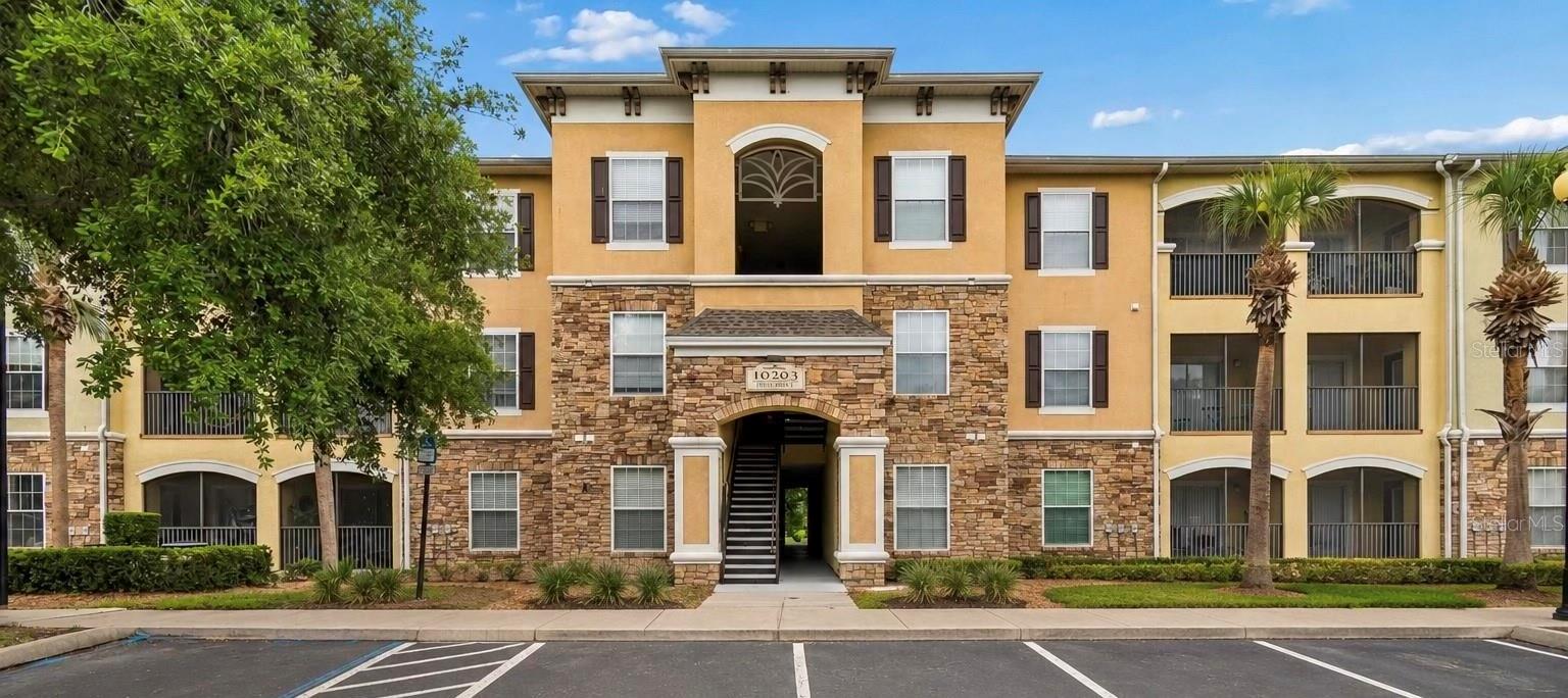 10203 COURTNEY PALMS BOULEVARD, #202, Tampa, FL 33619