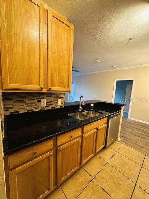 10203 COURTNEY PALMS BOULEVARD, #202, Tampa, FL 33619