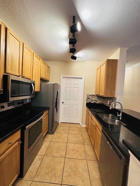 10203 COURTNEY PALMS BOULEVARD, #202, Tampa, FL 33619