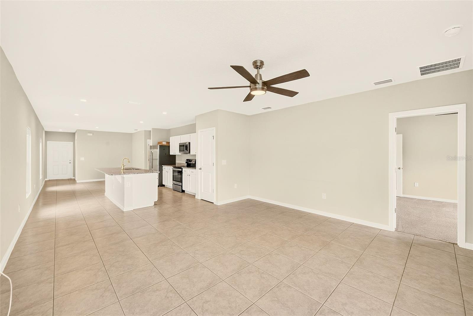GREAT ROOM TO KITCHEN
