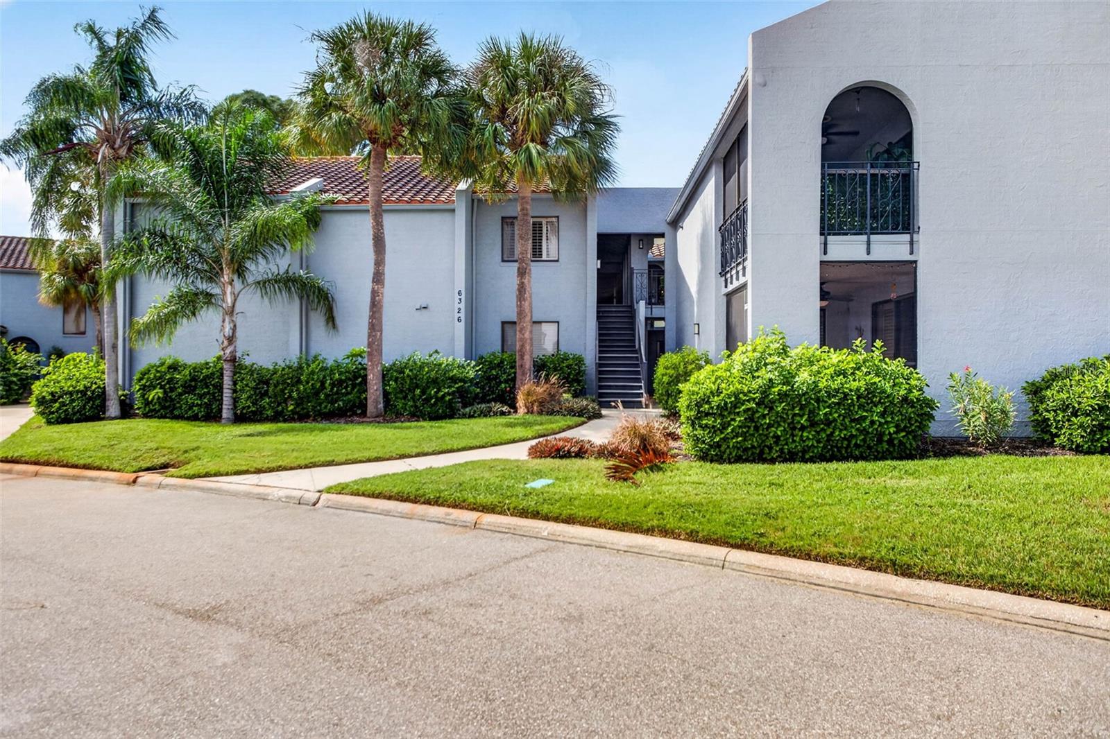 6326 GRAND BAHAMA CIRCLE, #F, Tampa, FL 33615 6326 GRAND BAHAMA CIRCLE, #F, Tampa, FL 33615