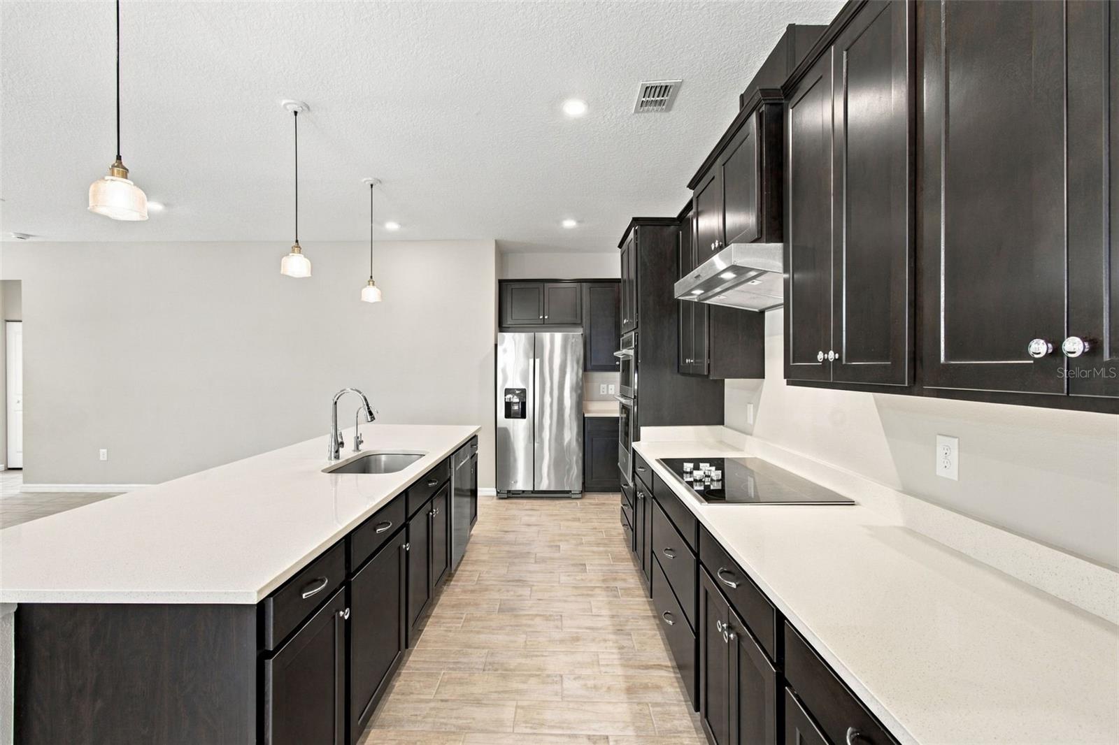 42" tall upper cabinetry