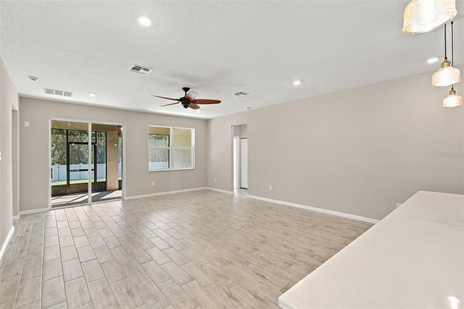 Living Room with ceiling fan