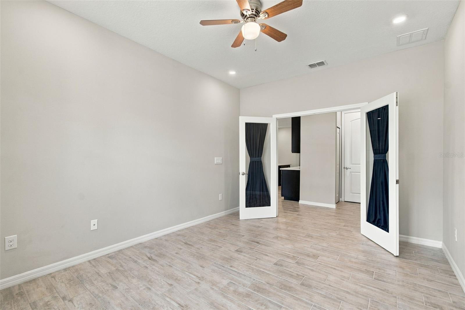 Office with ceiling fan