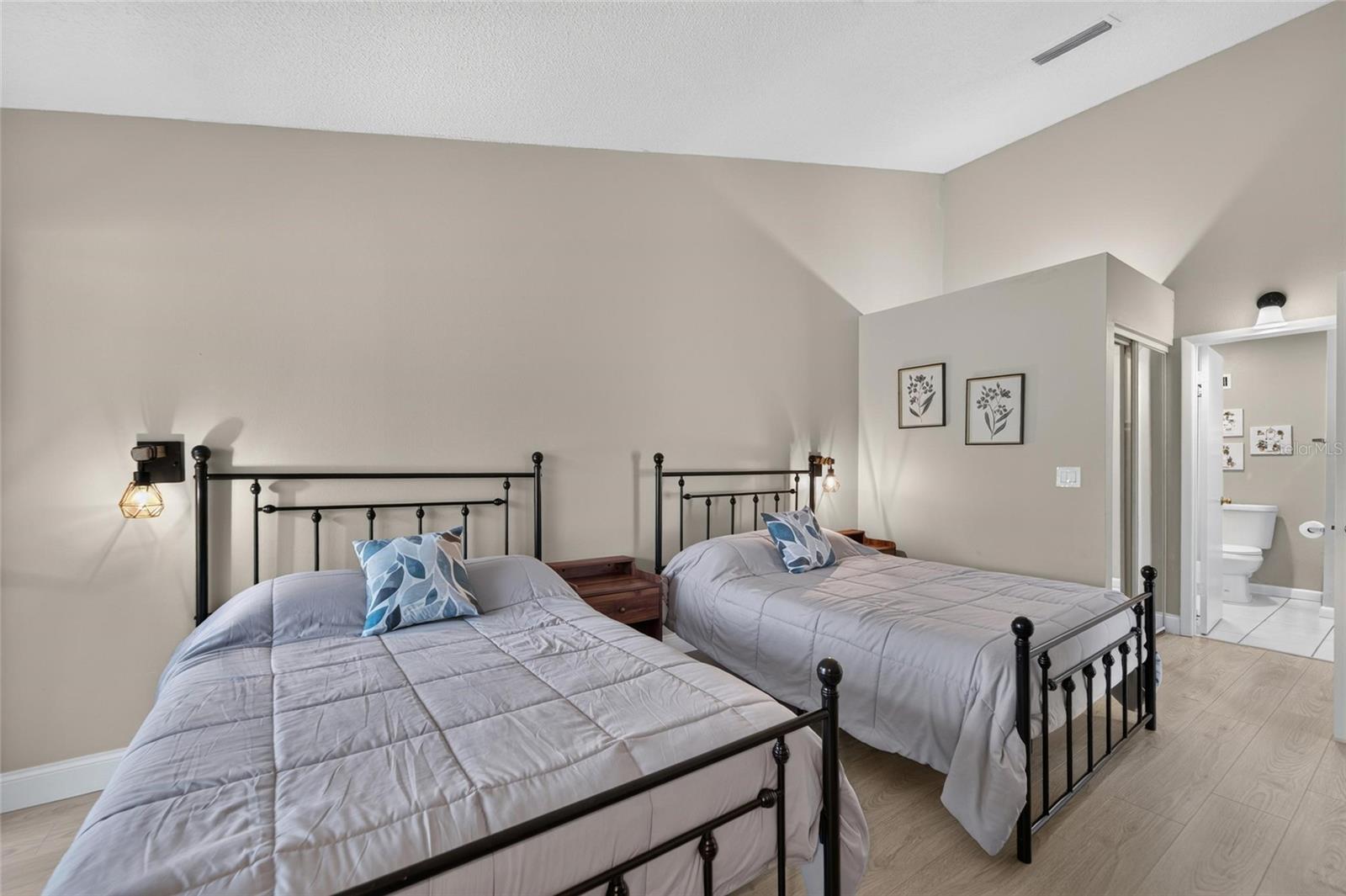 16216 RAMBLING VINE DRIVE W, Tampa, FL 33624