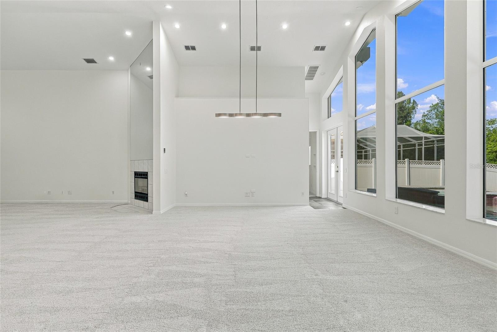 1101 DARLINGTON OAK DRIVE NE, St Petersburg, FL 33703