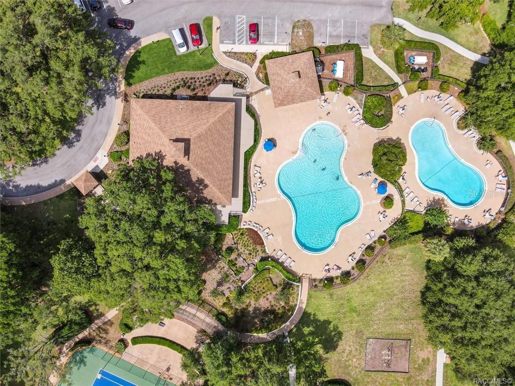 COMMUNITY SWIMMING POOLSDOUBLE THE POOLS, DOUBLE THE FUN! Meadowcrest offers TWO BEAUTIFUL COMMUNITY SWIMMING POOLS w/spacious sun decks, lounge chairs & inviting areas to relax, socialize & soak up the Florida sunshine!