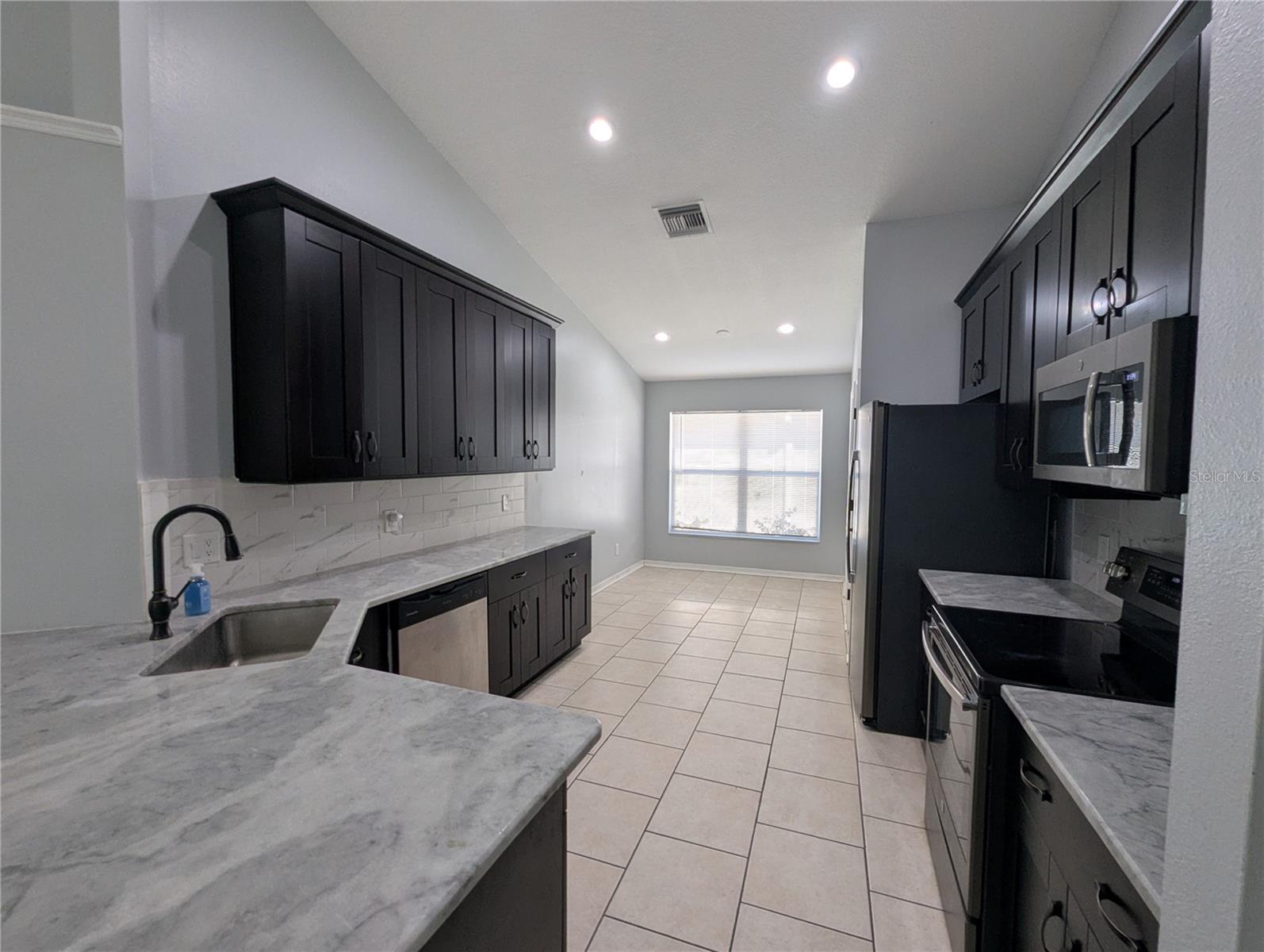 6907 FREEPORT ROAD, Riverview, FL 33578