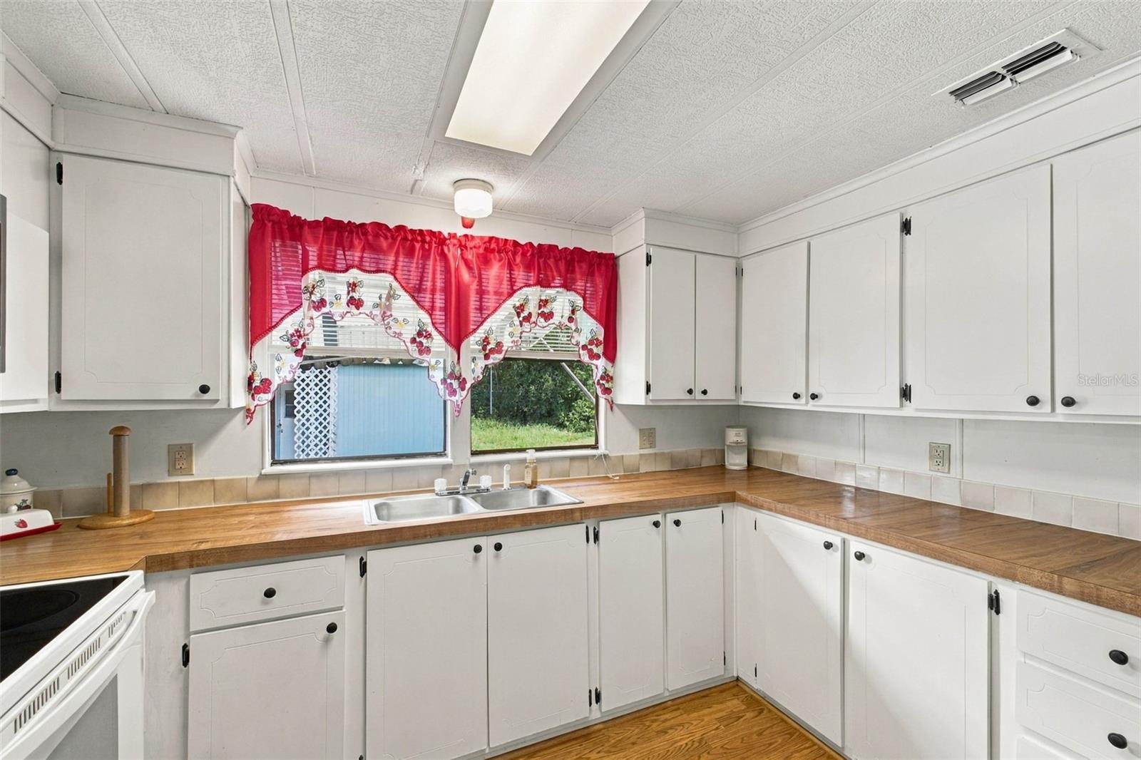 39353 SYCAMORE LANE, Zephyrhills, FL 33542