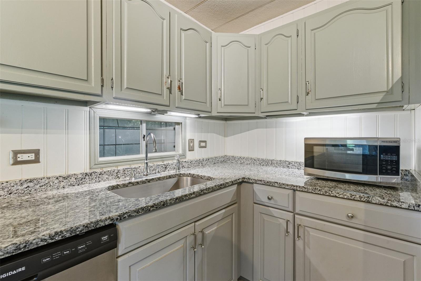 6147 RIDGEWOOD DRIVE, Zephyrhills, FL 33542