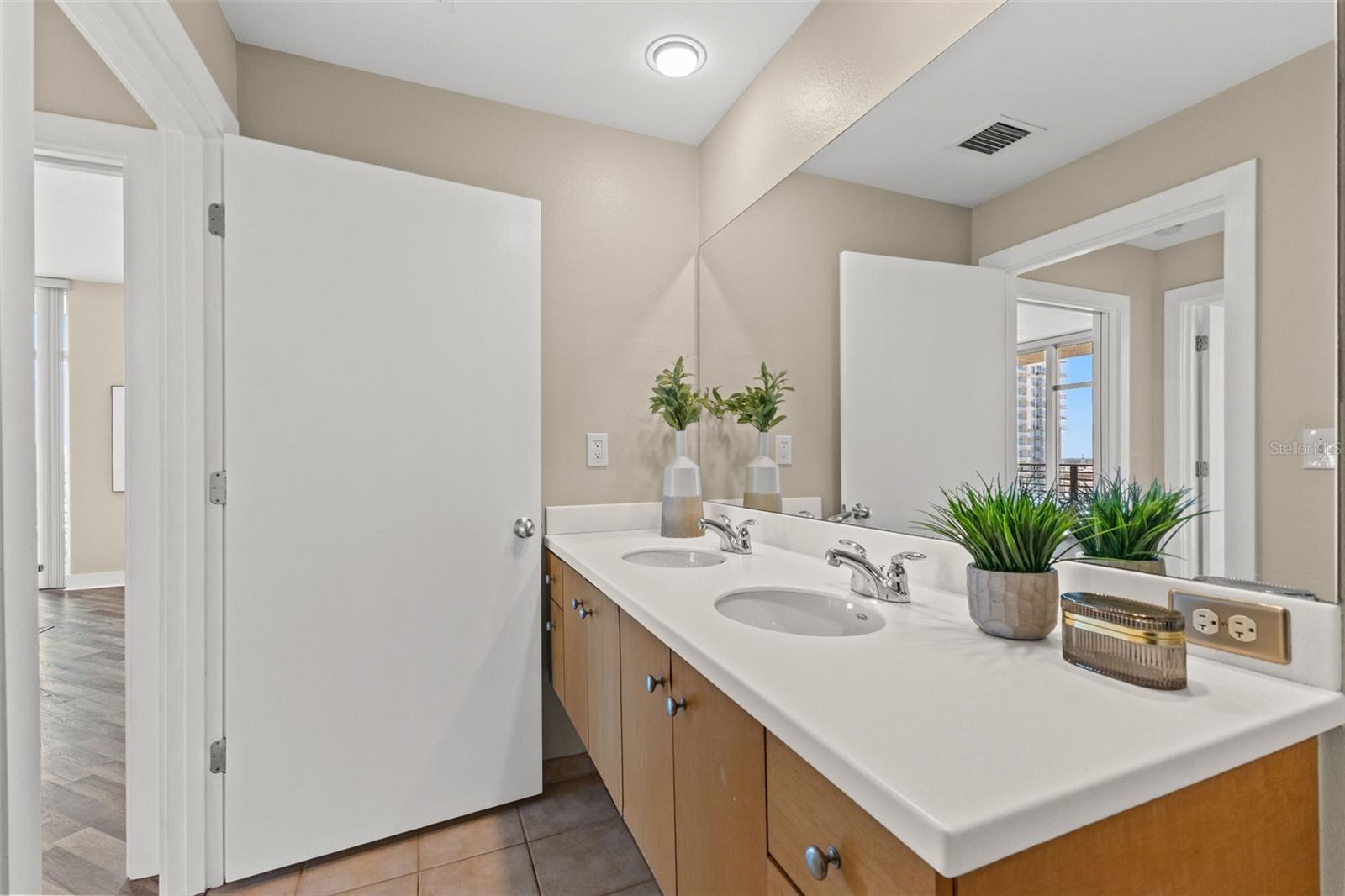 1120 E KENNEDY BOULEVARD, #1229, Tampa, FL 33602