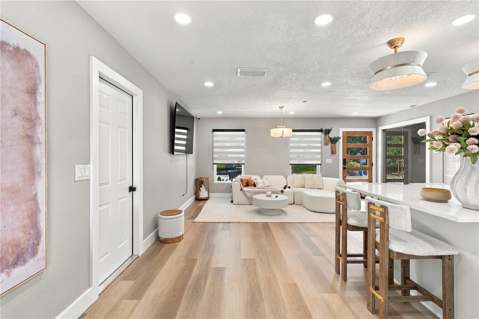 KITCHEN & LIVING ROOM