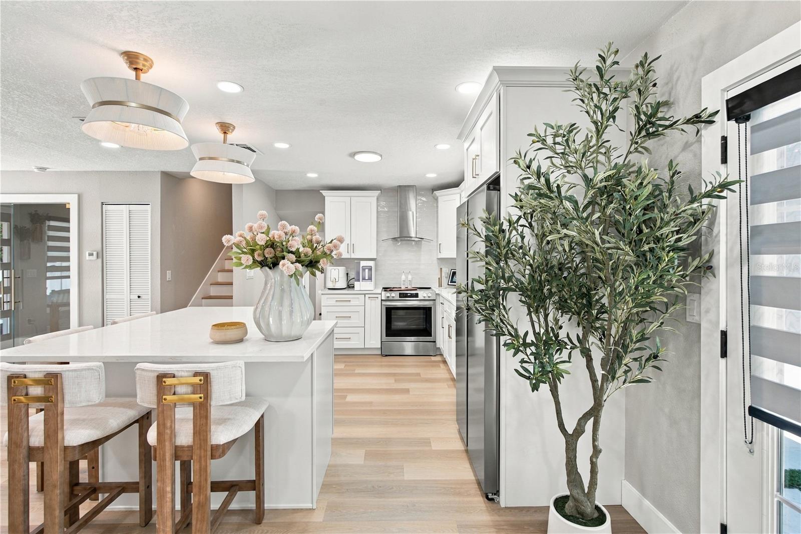 KITCHEN & LIVING ROOM