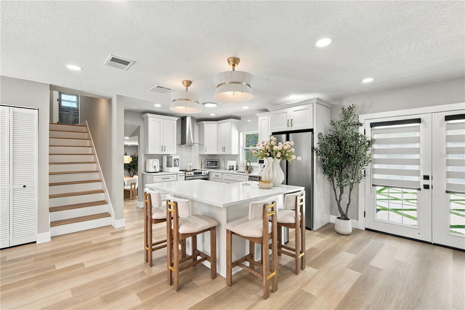 KITCHEN & LIVING ROOM