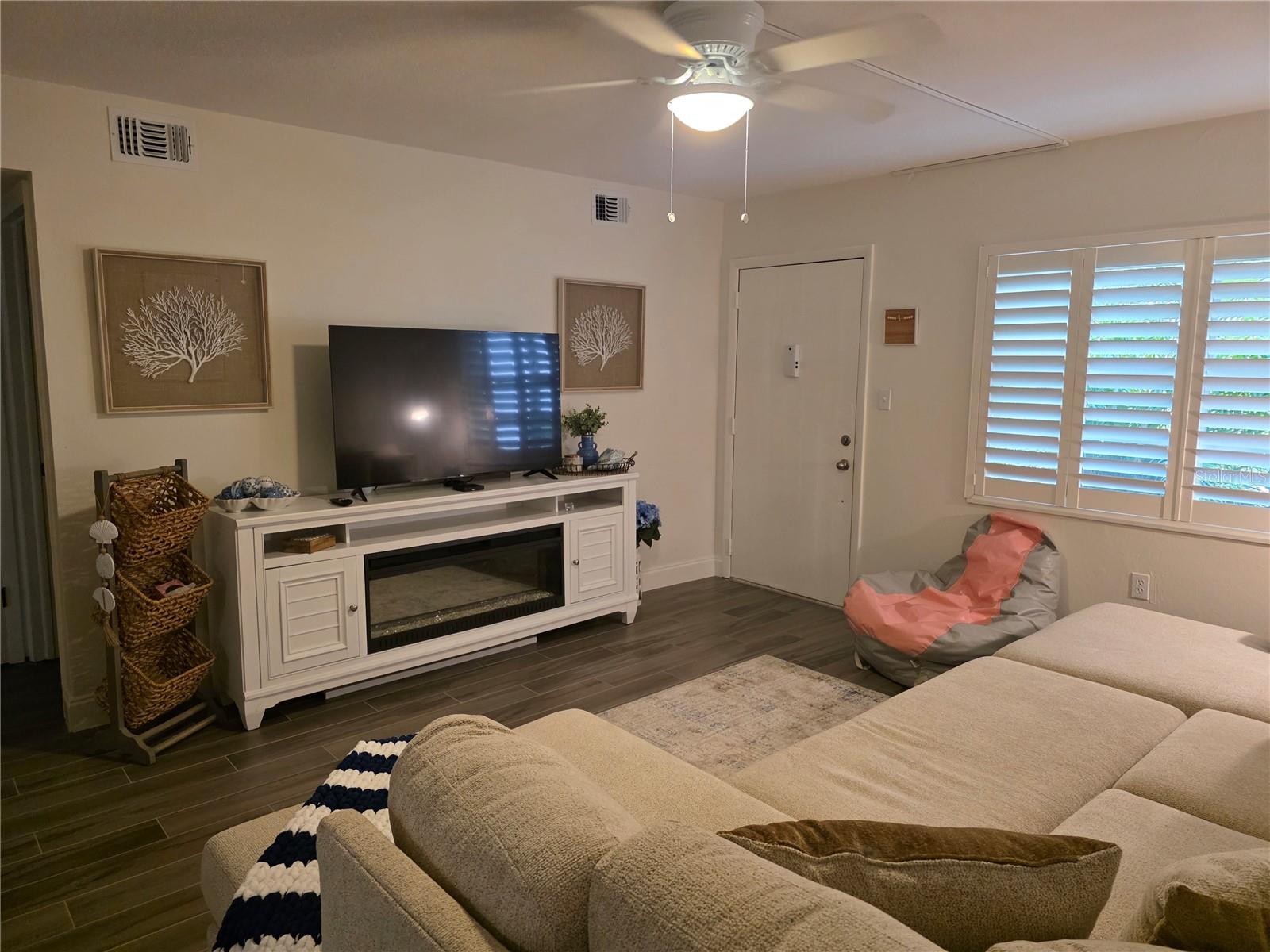 10033 64TH AVENUE N, #9, St Petersburg, FL 33708 10033 64TH AVENUE N, #9, St Petersburg, FL 33708