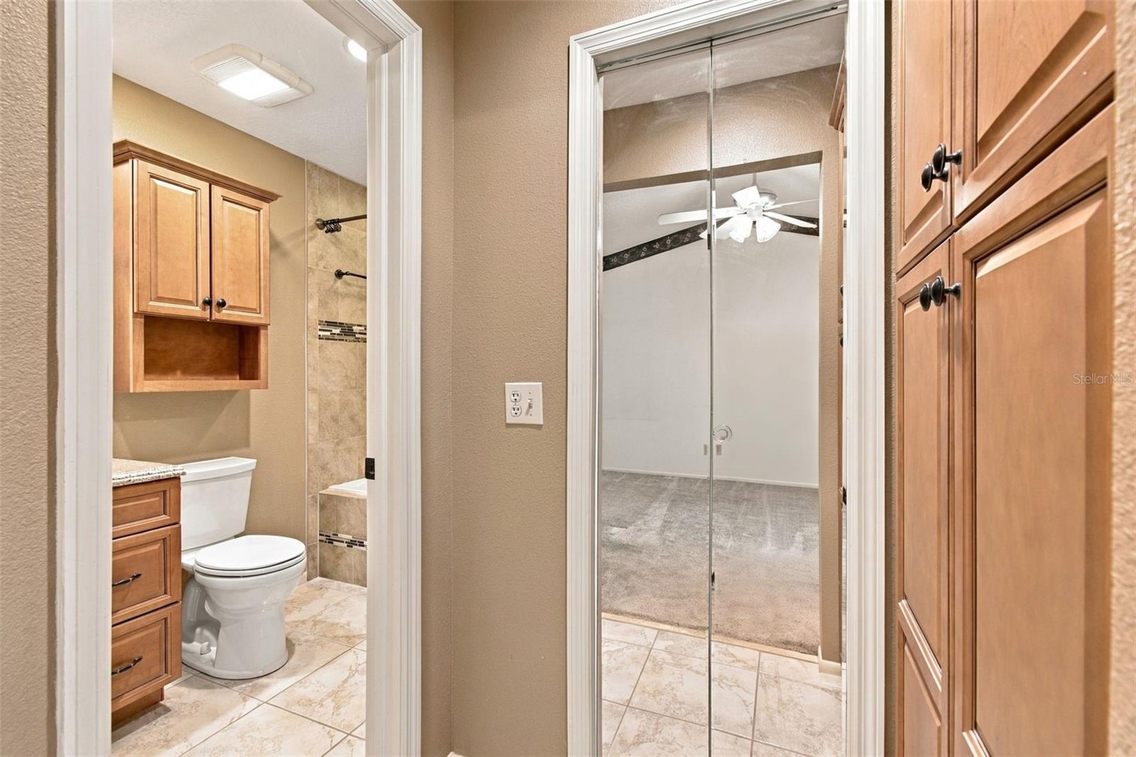 Primary Bath/Walk-in Closet