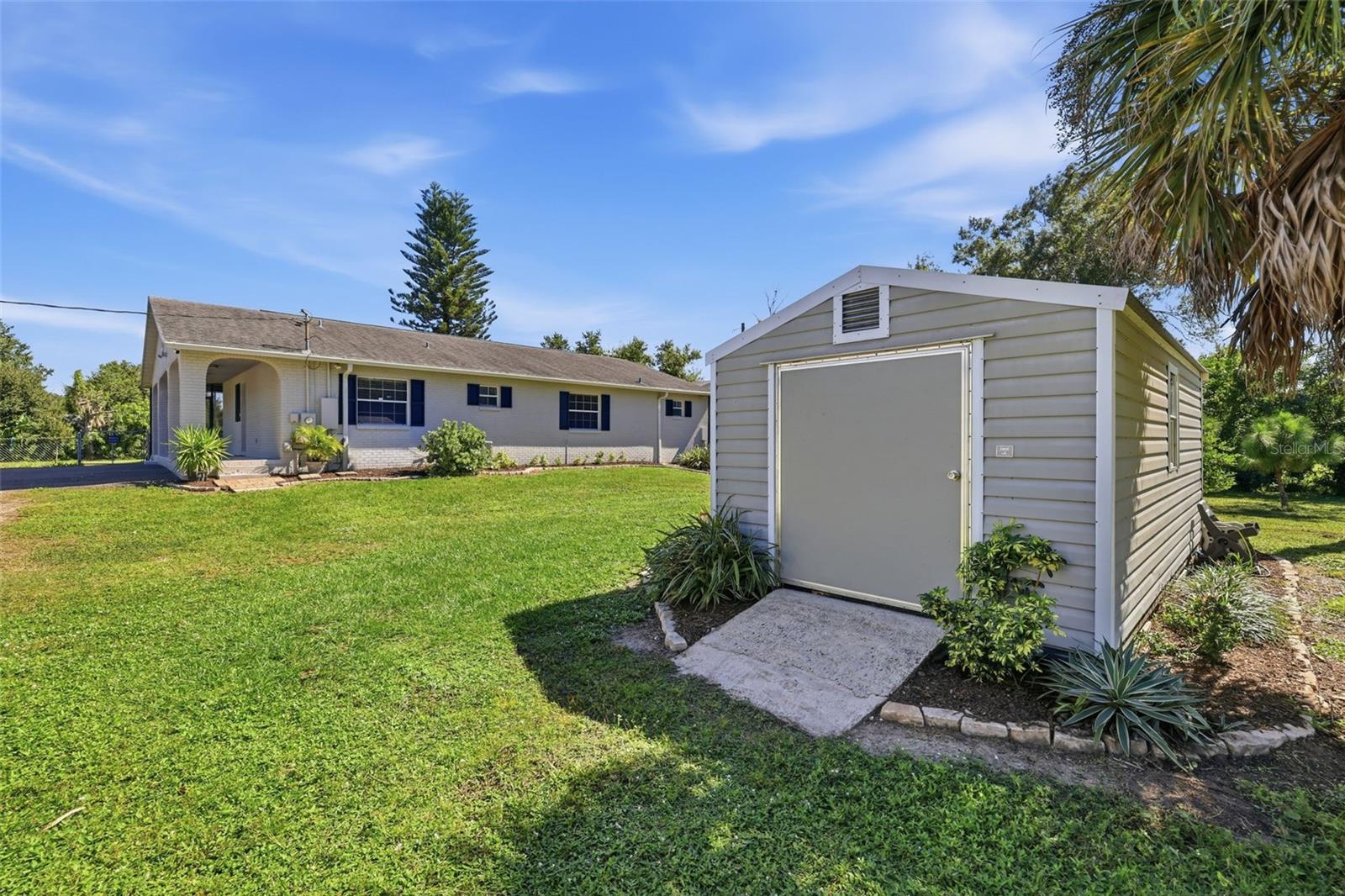 11711 MESSLER ROAD, Gibsonton, FL 33534