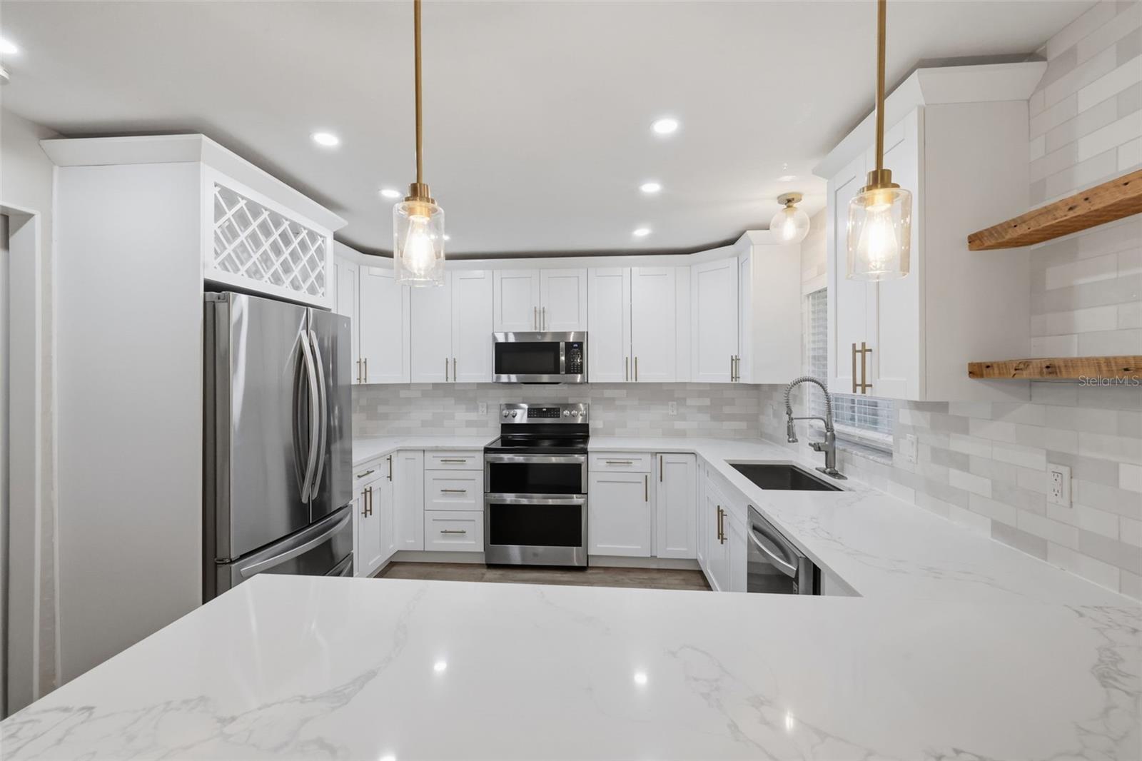 11711 MESSLER ROAD, Gibsonton, FL 33534 11711 MESSLER ROAD, Gibsonton, FL 33534