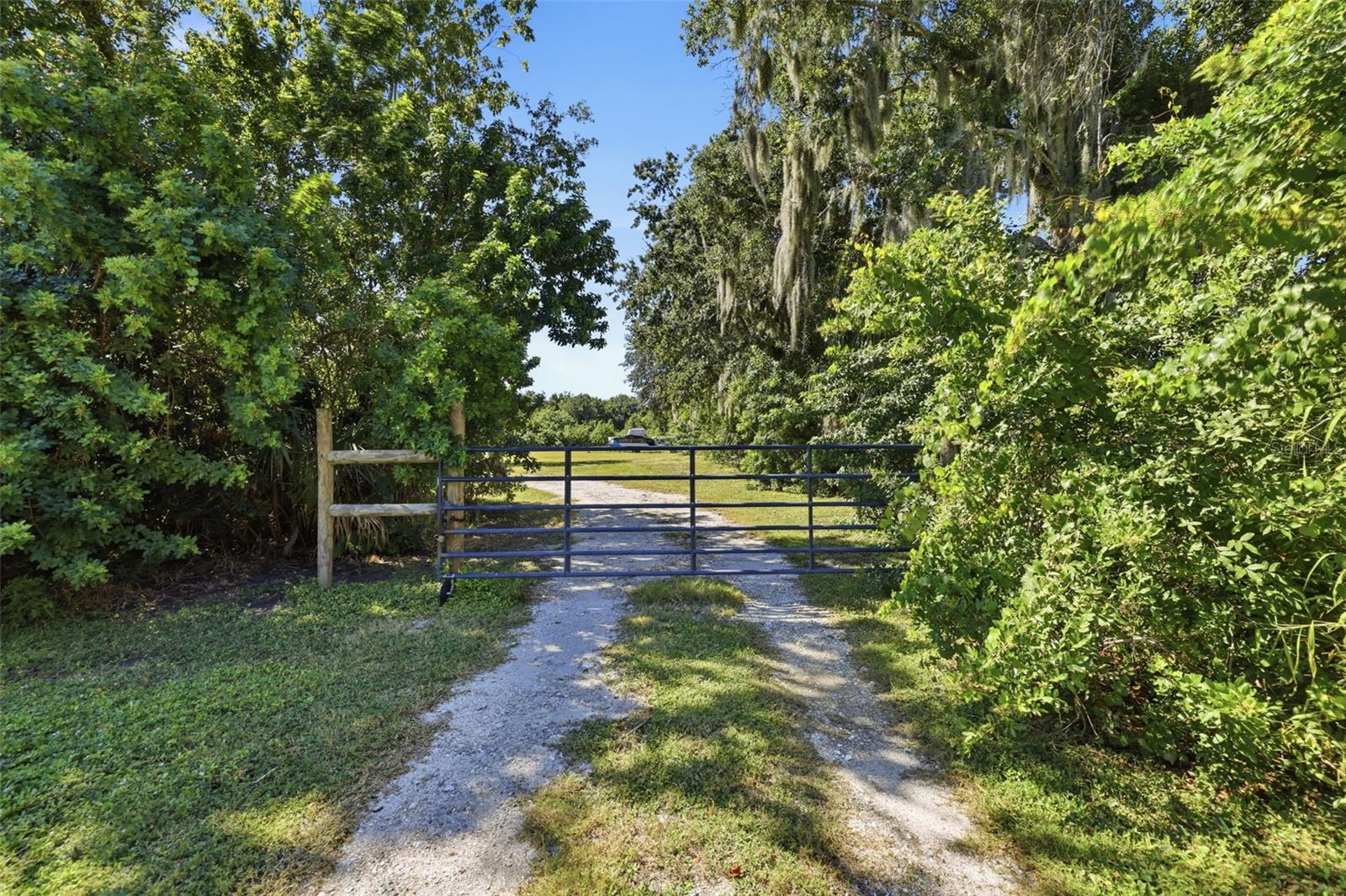 11711 MESSLER ROAD, Gibsonton, FL 33534