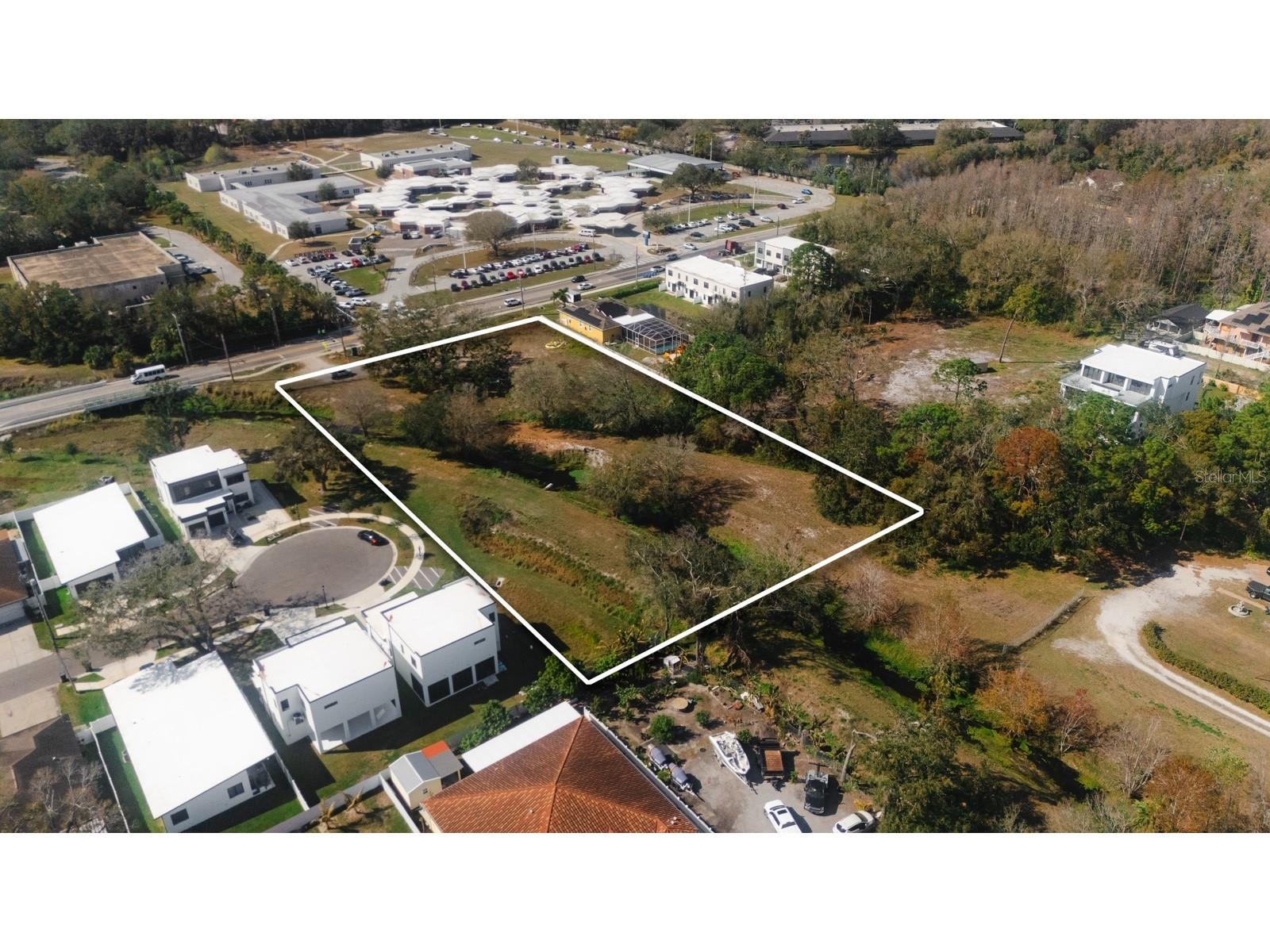 7801 N MANHATTAN AVENUE, Tampa, FL 33614