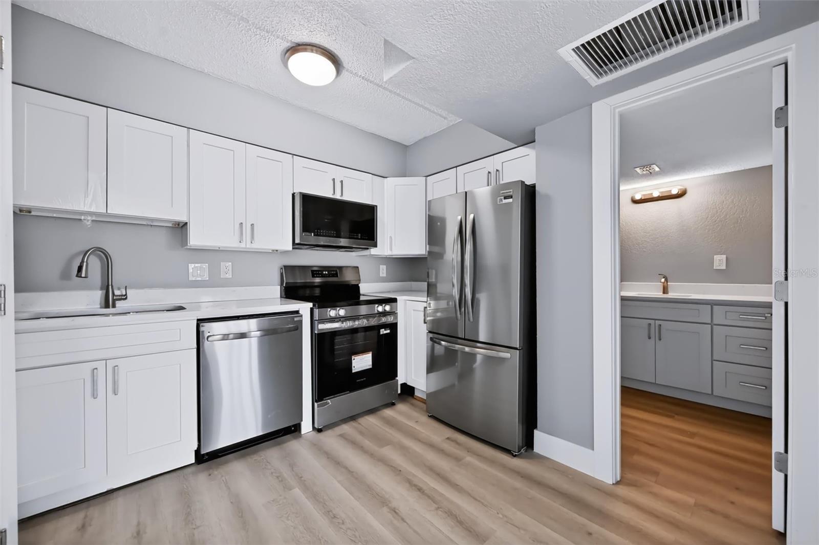 10365 PARADISE BOULEVARD, #5, Treasure Island, FL 33706