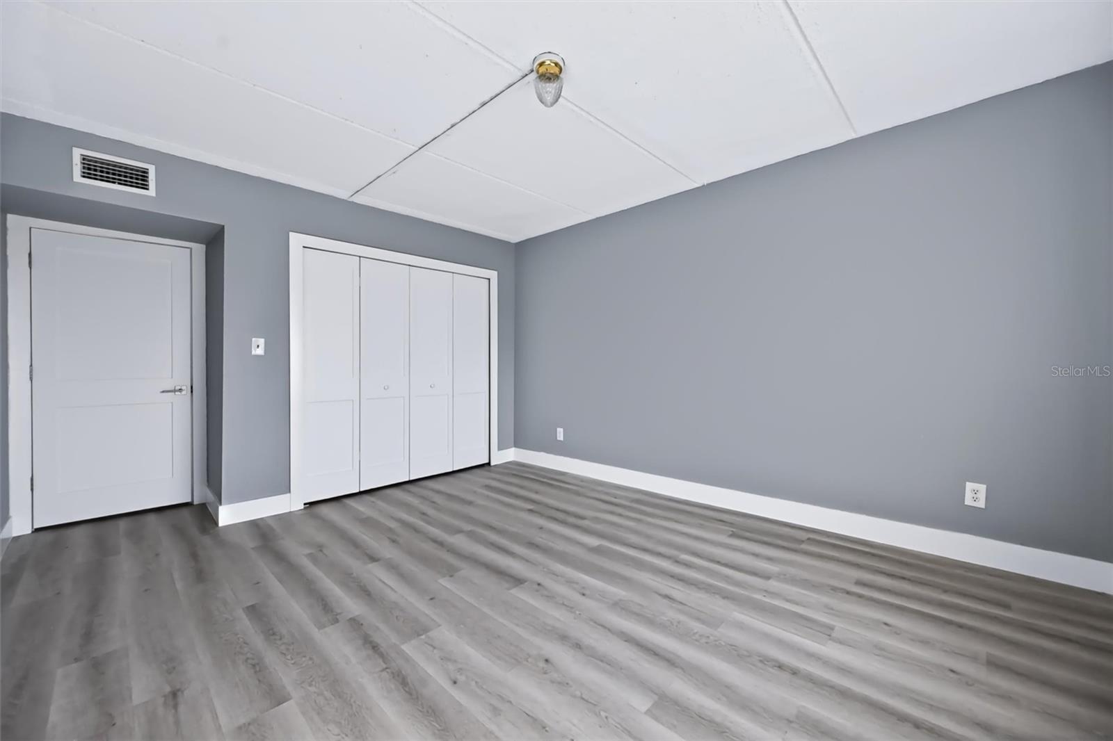10365 PARADISE BOULEVARD, #5, Treasure Island, FL 33706