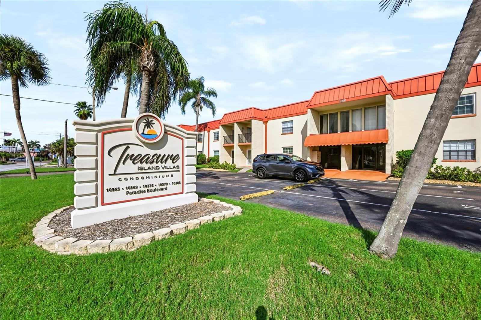 10365 PARADISE BOULEVARD, #5, Treasure Island, FL 33706