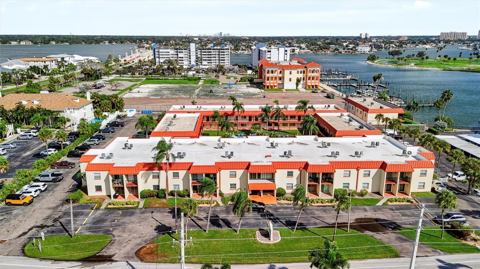 10365 PARADISE BOULEVARD, #5, Treasure Island, FL 33706
