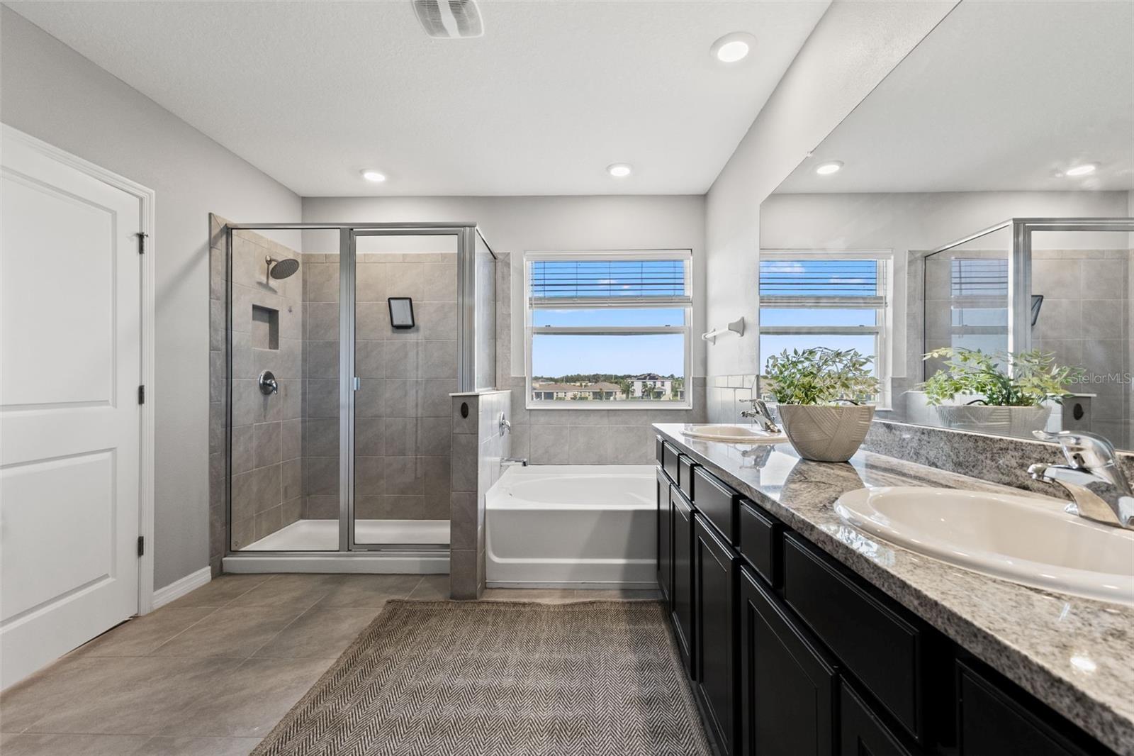 Primary bath shower and tub - 5126 Jackel Chase Dr, Wimauma