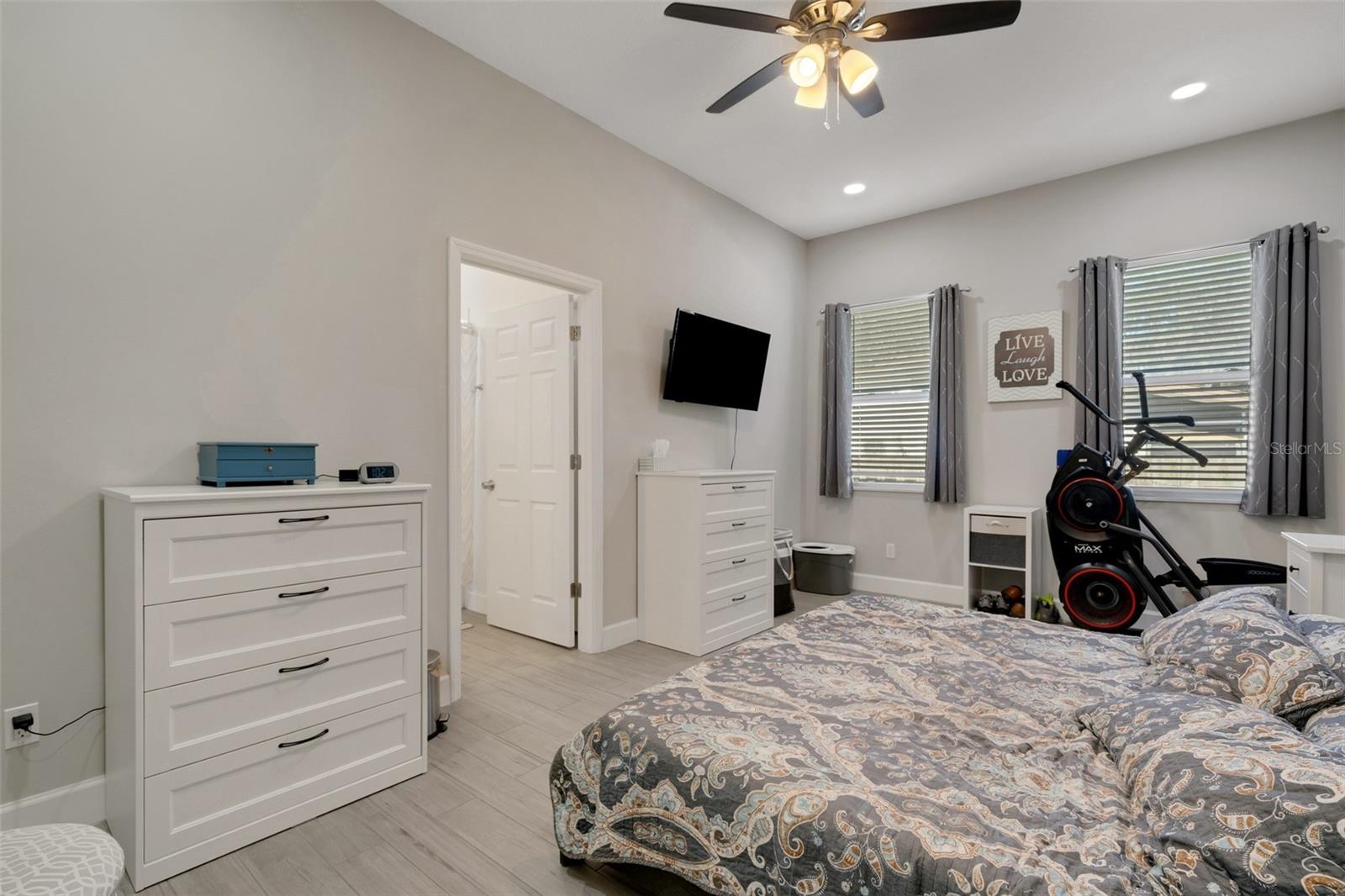 1615 WILMAR AVENUE, Tarpon Springs, FL 34689
