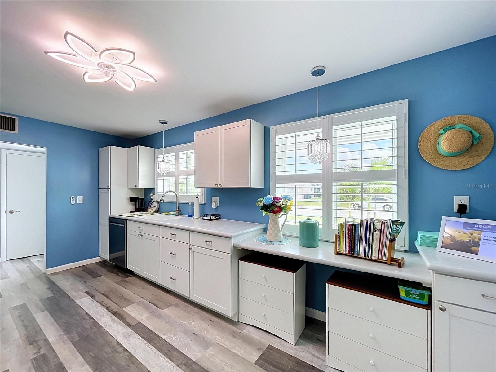 621 OAKMONT AVENUE, Sun City Center, FL 33573