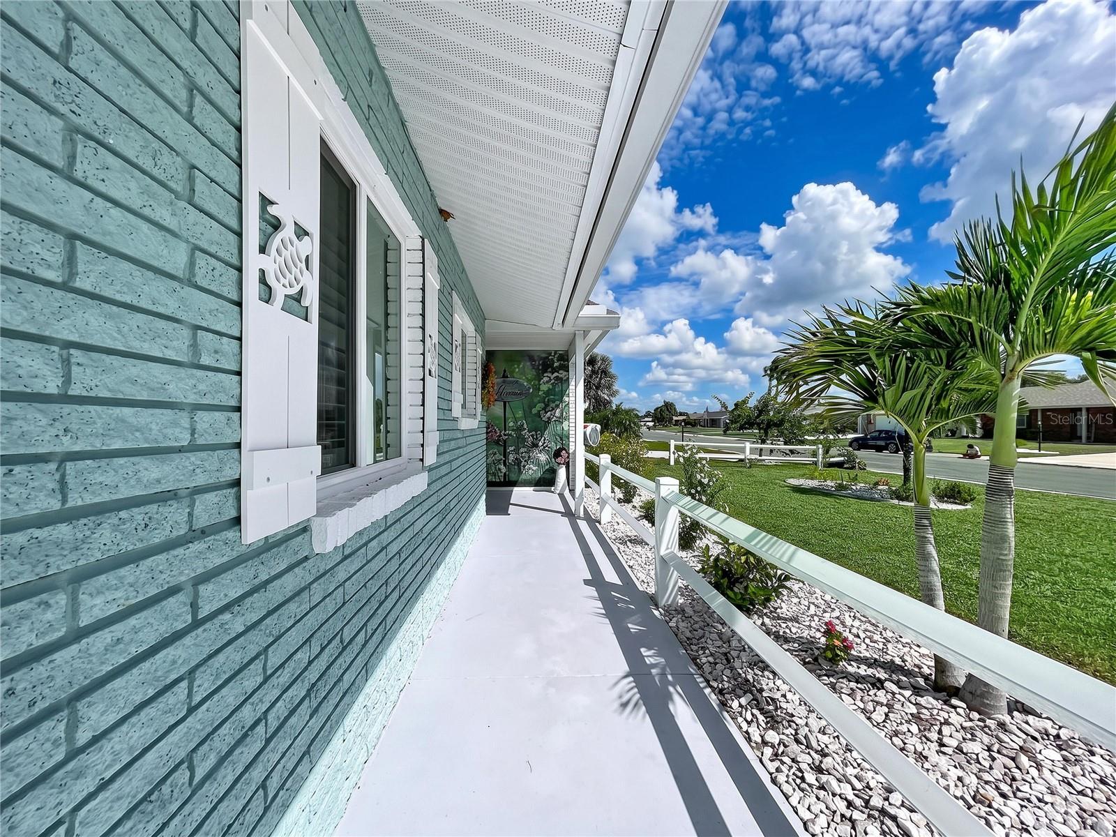 621 OAKMONT AVENUE, Sun City Center, FL 33573