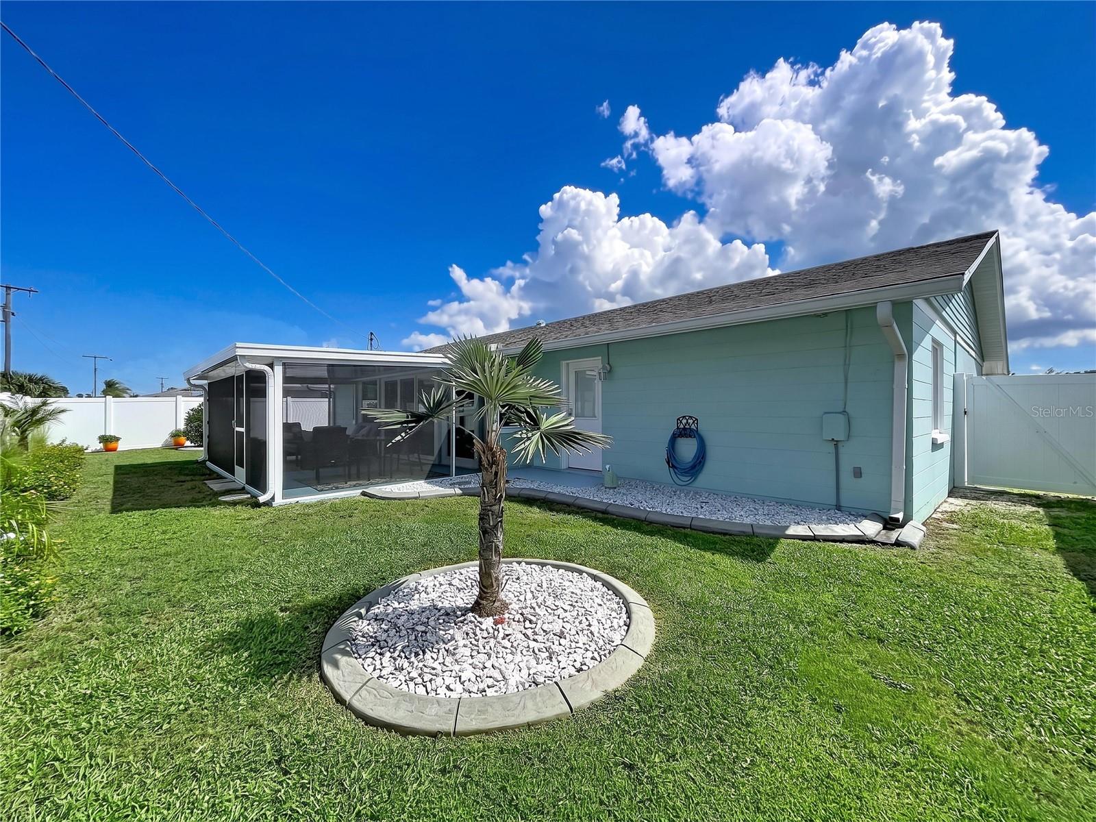 621 OAKMONT AVENUE, Sun City Center, FL 33573