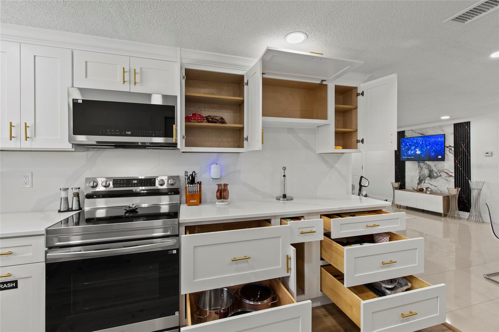 1752 FAIRFIELD STREET, Holiday, FL 34691