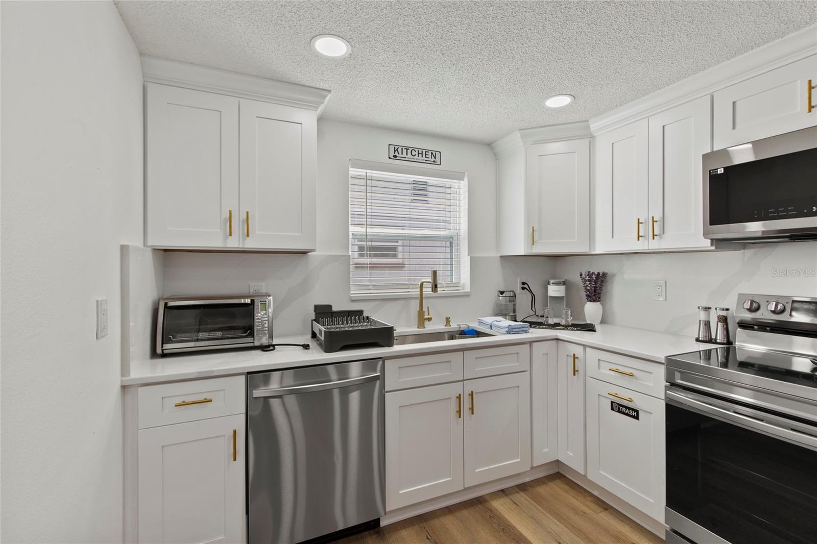 1752 FAIRFIELD STREET, Holiday, FL 34691