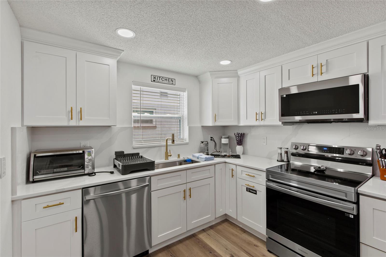1752 FAIRFIELD STREET, Holiday, FL 34691