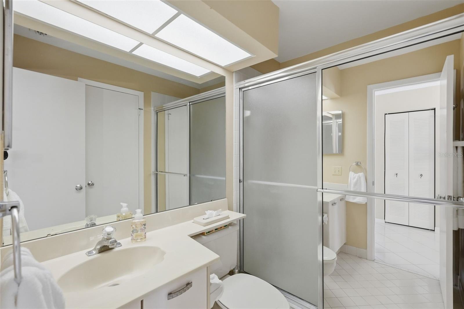 6100 BAHIA DEL MAR CIRCLE, #204, St Petersburg, FL 33715