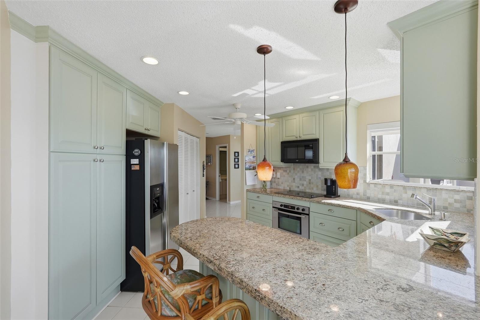 6100 BAHIA DEL MAR CIRCLE, #204, St Petersburg, FL 33715