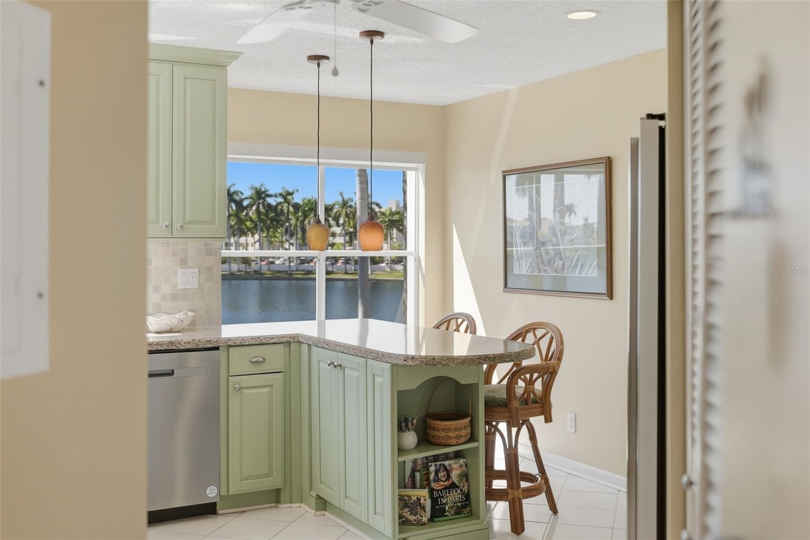 6100 BAHIA DEL MAR CIRCLE, #204, St Petersburg, FL 33715