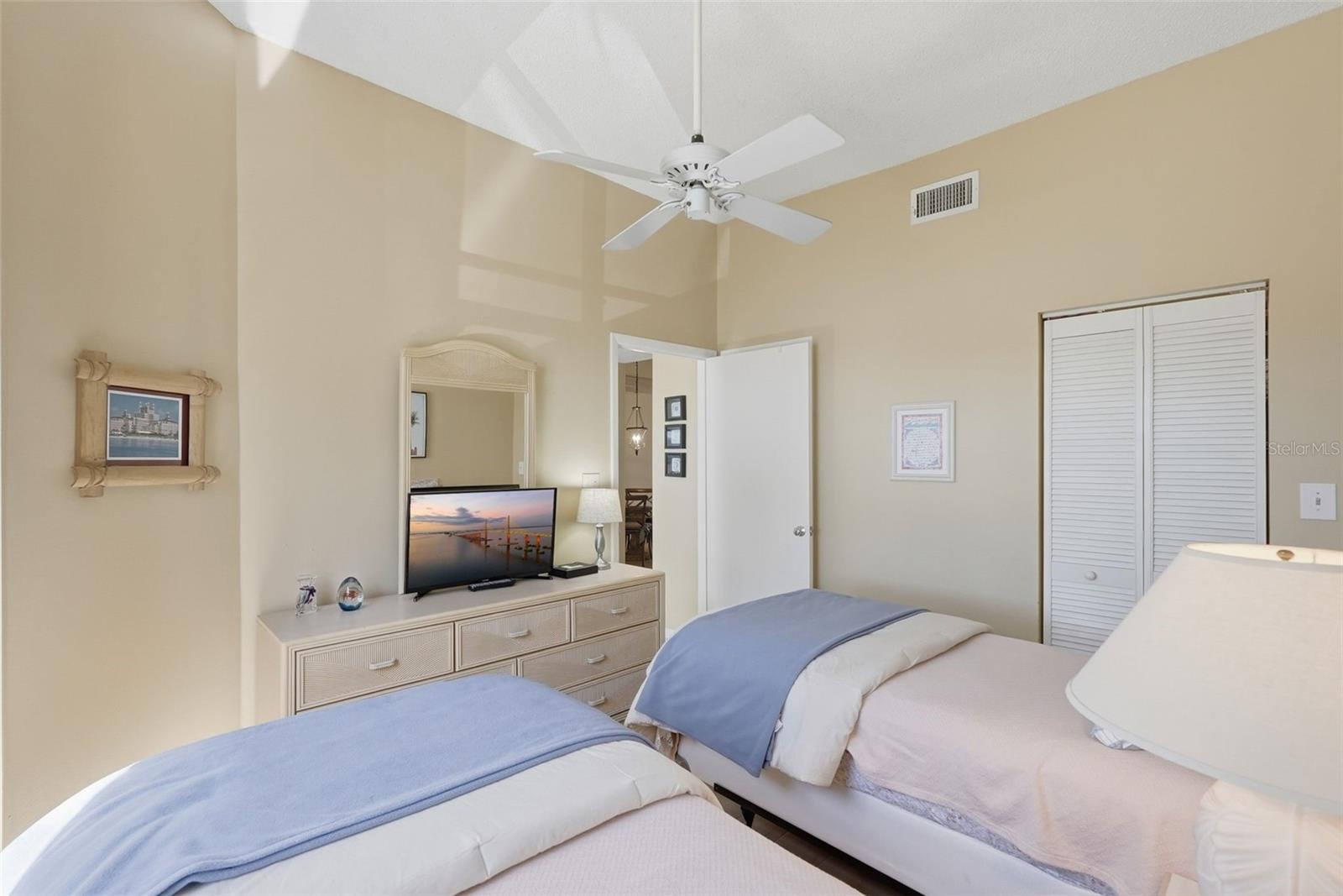 6100 BAHIA DEL MAR CIRCLE, #204, St Petersburg, FL 33715